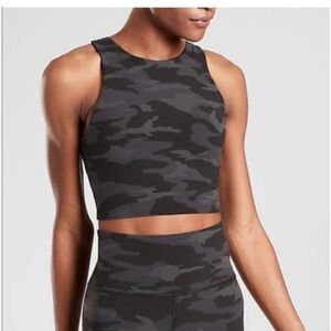 Athleta D-DD Conscious Crop in Powervita - Camo Size 2X